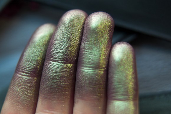 Тени для век Tammy Tanuka "Добывающая Аметисты" - коллекция Укротители гор, 1 мл