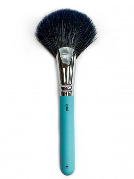 Многофункциональная кисть для пудры, румян и хайлайтеров, коза, Klepach Pro - F16 Многофункциональная кисть для пудры, румян и хайлайтеров, коза, Klepach Pro - F16