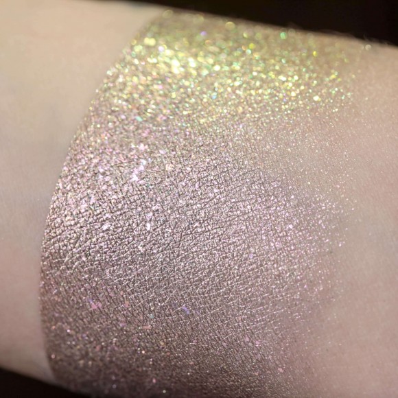 Тени для век Tammy Tanuka "Познавшая Сладость Бриллиантов" - локация Горная Деревушка, 0.5 мл