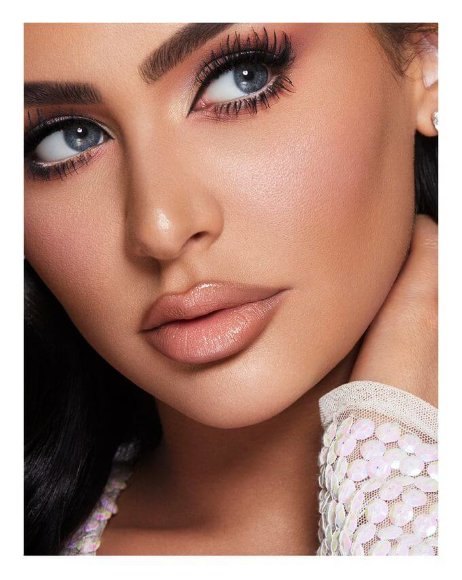 Палетка теней Anastasia Beverly Hills - Carli Bybel Palette Палетка теней Anastasia Beverly Hills - Carli Bybel Palette