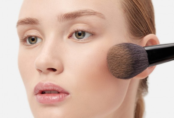 Шелковый бронзер Milani Silky matte bronzing powder - 01 Sun Light