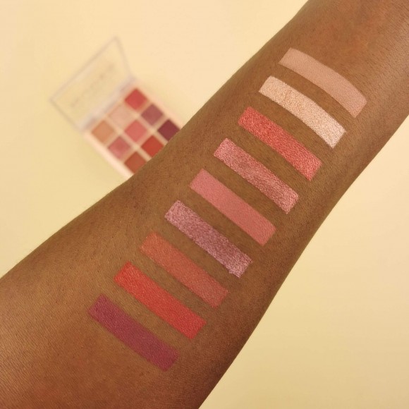 Палетка теней Makeup Revolution - Ultimate Nudes Eyeshadow Palette - Dark Палетка теней Makeup Revolution - Ultimate Nudes Eyeshadow Palette - Dark