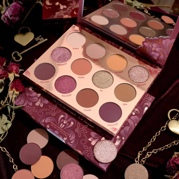 Палетка теней ColourPop - Plush Like Me Палетка теней ColourPop - Plush Like Me