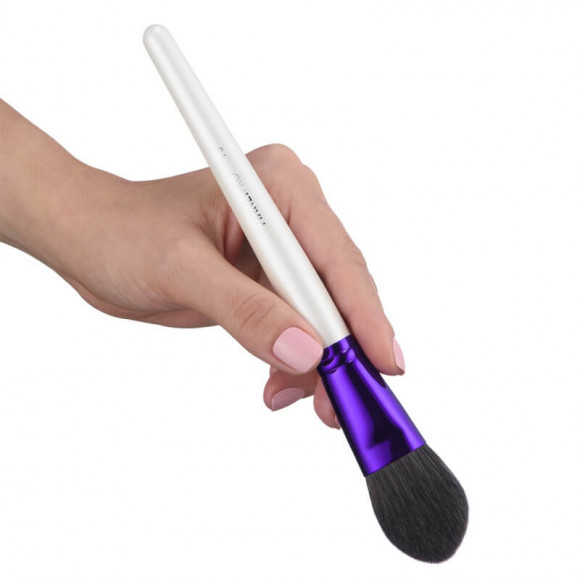 Кисть плоская для румян, коррекции, хайлайтера, пудры, тона Manly Pro средняя многофункциональная - К79