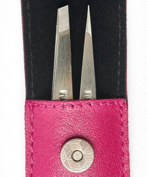 Набор пинцетов для бровей Tweezerman скошенный и точечный в чехле - Petite Tweeze Set Pink Case Набор пинцетов для бровей Tweezerman скошенный и точечный в чехле - Petite Tweeze Set Pink Case