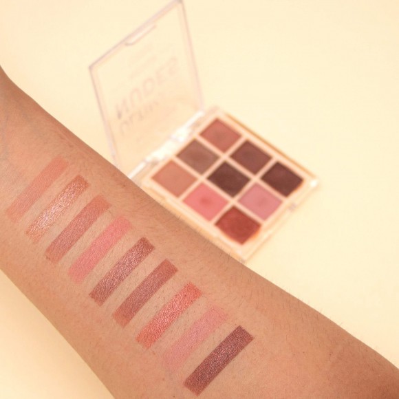 Палетка теней Makeup Revolution - Ultimate Nudes Eyeshadow Palette - Medium Палетка теней Makeup Revolution - Ultimate Nudes Eyeshadow Palette - Medium