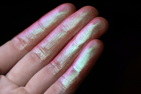 Тени для век Tammy Tanuka "Восхищающая Непосредственностью" - локация Цветущие Земли, 0.5 мл