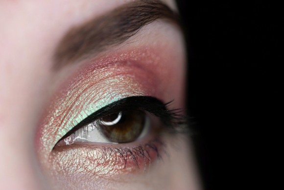 Тени для век Tammy Tanuka "Восхищающая Непосредственностью" - локация Цветущие Земли, 0.5 мл