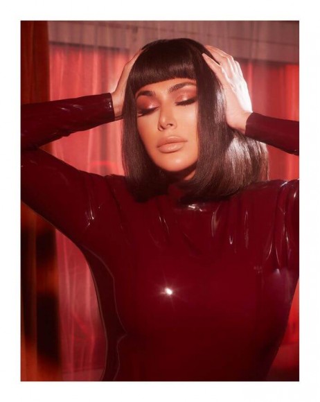 Палетка теней Huda Beauty - Naughty Nude Eyeshadow Palette Палетка теней Huda Beauty - Naughty Nude Eyeshadow Palette