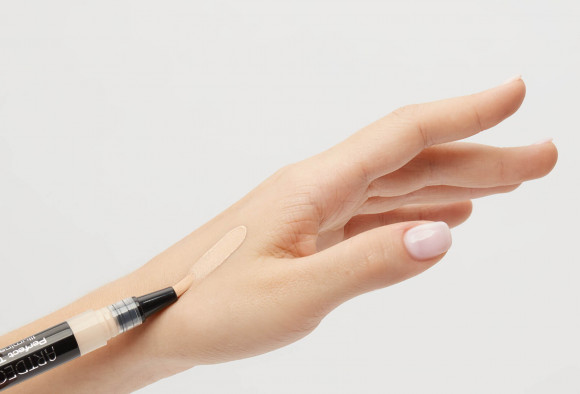 Консилер с кисточкой ARTDECO светоотражающий - Perfect Teint Illuminator, тон 08 Illuminating Yellow Консилер с кисточкой ARTDECO светоотражающий - Perfect Teint Illuminator, тон 08 Illuminating Yellow