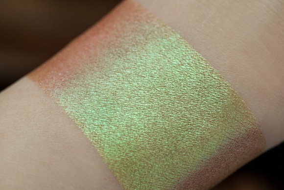 Тени для век Tammy Tanuka "Дозорная Древней Святыни" - локация Пустыня Заката, 1 мл