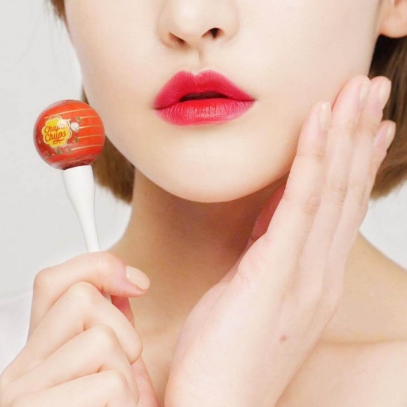 Тинт для губ Chupa Chups жидкий - Lip Locker Strawberry с ароматом клубники Тинт для губ Chupa Chups жидкий - Lip Locker Strawberry с ароматом клубники