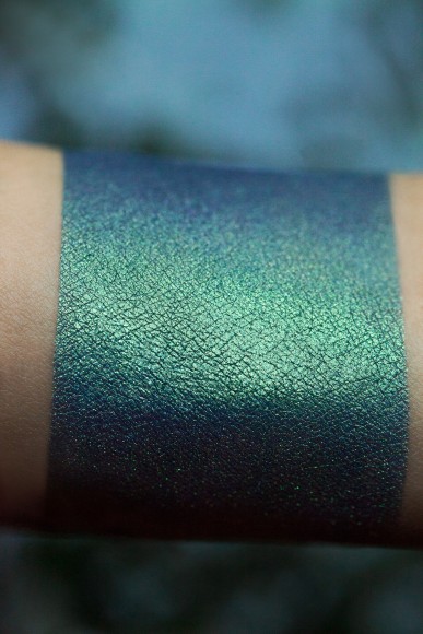 Тени для век Tammy Tanuka "Смущенное Дитя" - локация Приветливый Берег, 1 мл Тени для век Tammy Tanuka "Смущенное Дитя" - локация Приветливый Берег, 1 мл