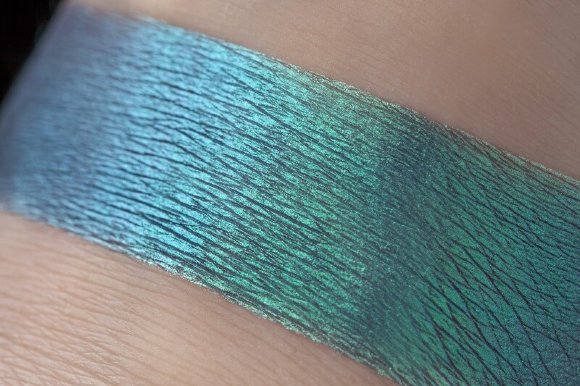 Тени для век Tammy Tanuka "Красавица на Подводной Колеснице" - локация Беспокойное Море, 1 мл