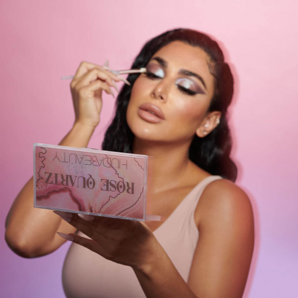 Палетка теней Huda Beauty - Rose Quartz Eyeshadow Palette