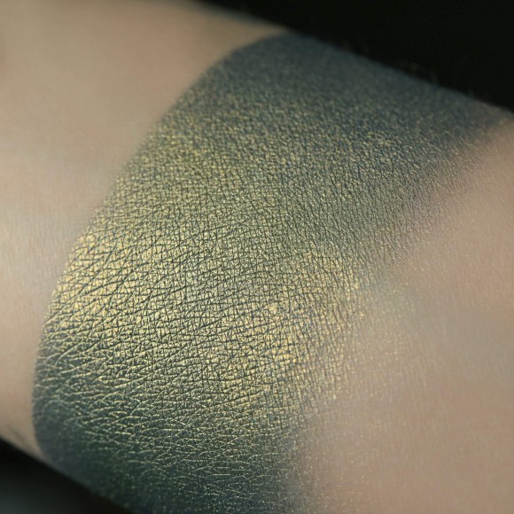 Тени для век Tammy Tanuka "Кавалеристка Гордая" - локация Горная Деревушка, 1 мл