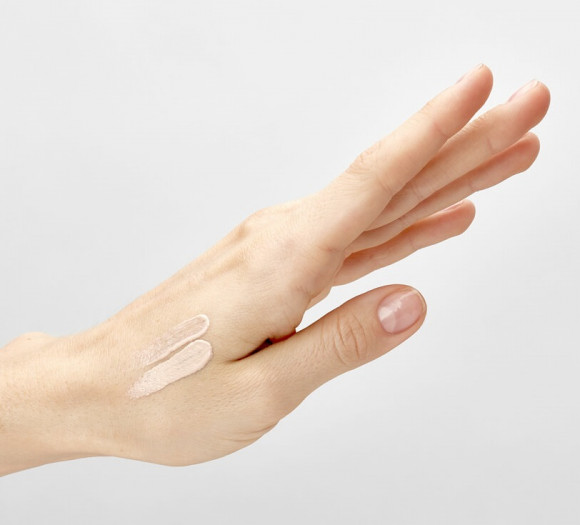 [Истекающий срок годности] Основа под макияж и тональный крем 2 в 1 Estrade - Perfect Duo, тон 01 Фарфоровый