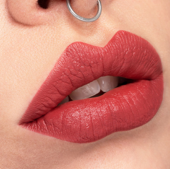 Матовая губная помада Catrice Demi Matt Lipstick 040 Exotic Nude