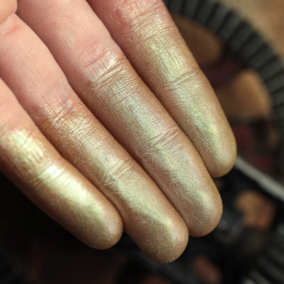 Тени для век Tammy Tanuka "Механик" - локация Горная Деревушка, 1 мл