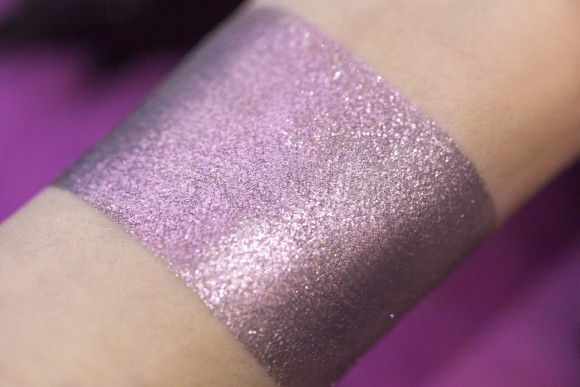 Тени для век Tammy Tanuka "Неутомимая Преследовательница" - серия Повелительницы Драконов, 1 мл Тени для век Tammy Tanuka "Неутомимая Преследовательница" - серия Повелительницы Драконов, 1 мл