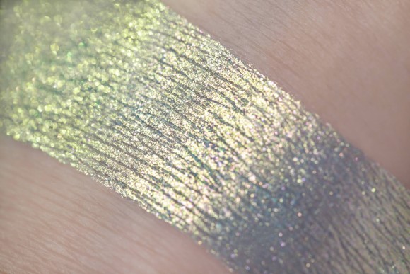 Тени для век Tammy Tanuka "Унесенная Мечтами" - локация Беспокойное Море, 0.5 мл