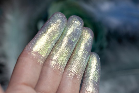 Тени для век Tammy Tanuka "Унесенная Мечтами" - локация Беспокойное Море, 0.5 мл