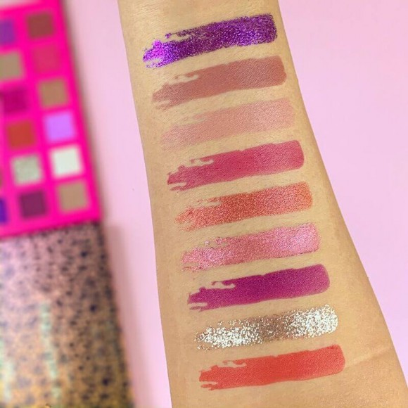 Палетка теней Revolution Pro - New Neutral Passion Palette Палетка теней Revolution Pro - New Neutral Passion Palette