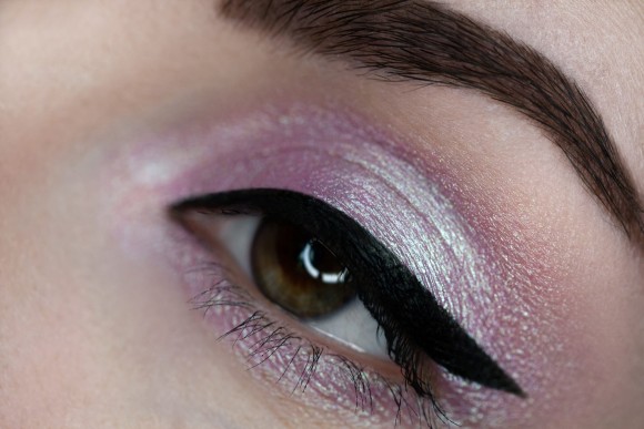 Тени для век Tammy Tanuka "Цветок Дурмана" - локация Лунное Плато, 1 мл Тени для век Tammy Tanuka "Цветок Дурмана" - локация Лунное Плато, 1 мл