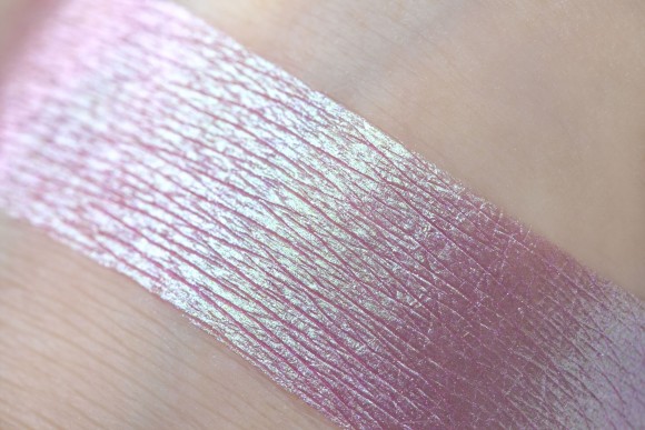 Тени для век Tammy Tanuka "Цветок Дурмана" - локация Лунное Плато, 1 мл Тени для век Tammy Tanuka "Цветок Дурмана" - локация Лунное Плато, 1 мл