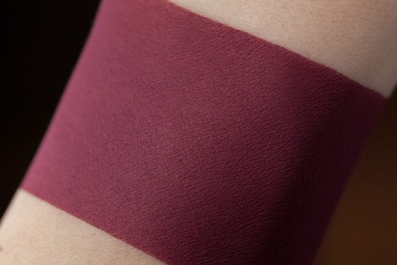 Тени для век Tammy Tanuka "Обладающая Властью" - локация Темный Замок, 1 мл