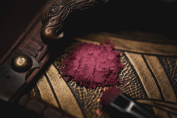 Тени для век Tammy Tanuka "Обладающая Властью" - локация Темный Замок, 1 мл