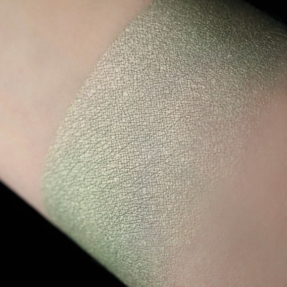 Тени для век Tammy Tanuka "Смущающая Лесорубов" - локация Горная Деревушка, 1 мл Тени для век Tammy Tanuka "Смущающая Лесорубов" - локация Горная Деревушка, 1 мл