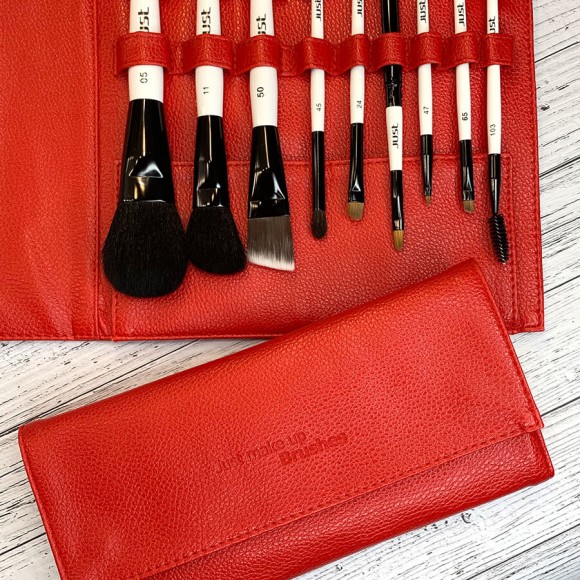 Набор из 9 кистей JUST - №9-01А в красном чехле Набор из 9 кистей JUST - №9-01А в красном чехле