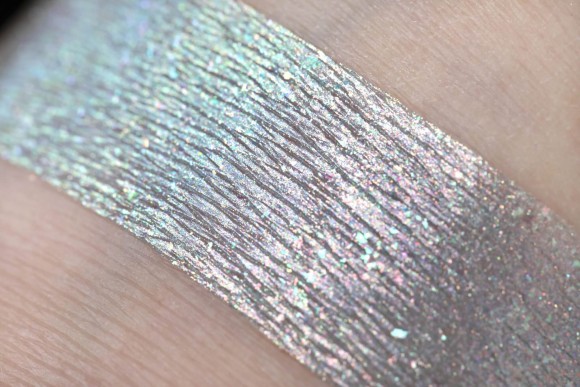 Тени для век Tammy Tanuka "Решившаяся На Отчаянный Шаг" - локация Беспокойное Море, 0.5 мл