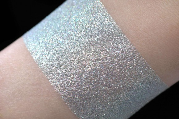 Тени для век Tammy Tanuka "Решившаяся На Отчаянный Шаг" - локация Беспокойное Море, 0.5 мл